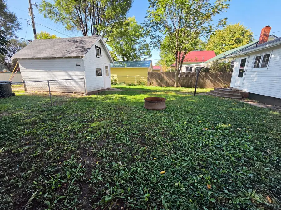 1904 Sterneman, Muscatine, IA 52761 - #2