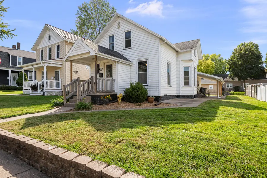1304 Smalley, Muscatine, IA 52761 - #2