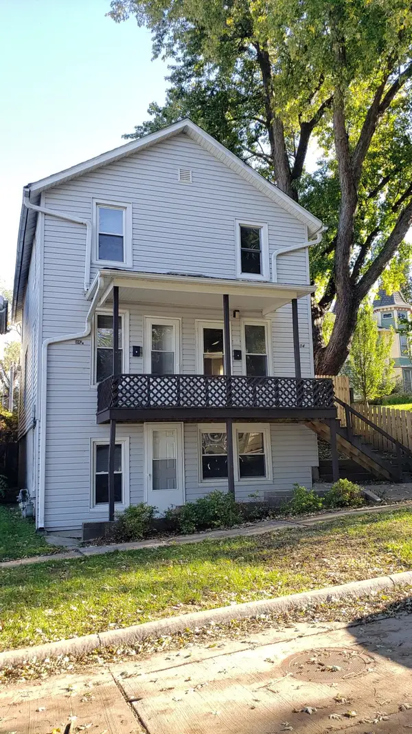 104 E 9th, Muscatine, IA 52761