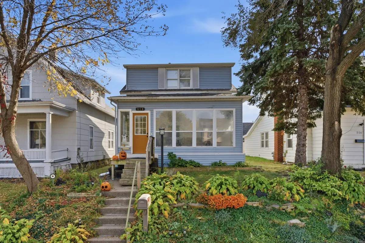 514 W 8th, Muscatine, IA 52761 - #1