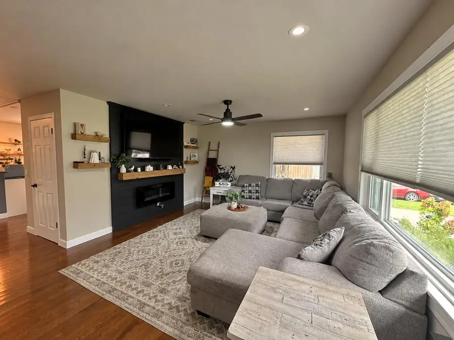 1700 Devitt Ave, Muscatine, IA 52761 - #3