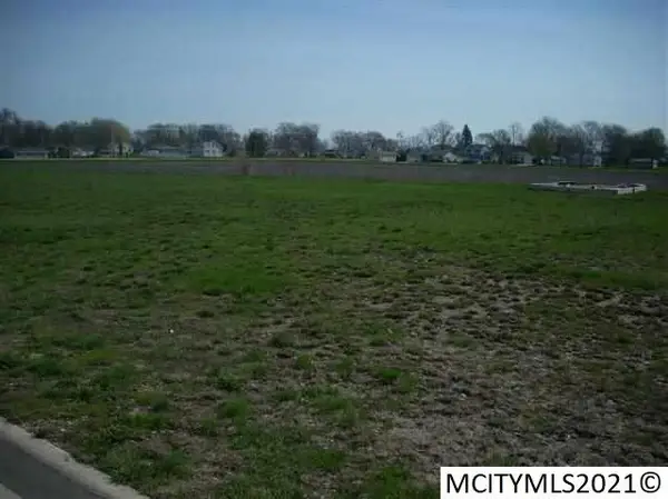 2103 Augusta Dr, MASON CITY, IA 50401