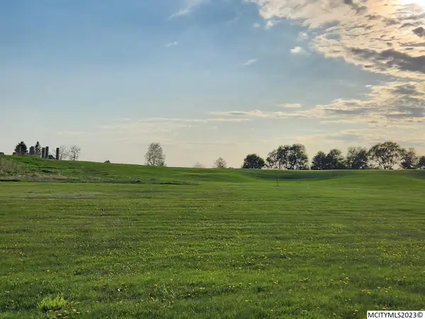 423 Brickyard Rd, SHEFFIELD, IA 50475