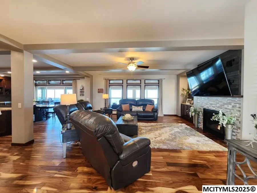 940 250th St, Sheffield, IA 50475 - Image #3