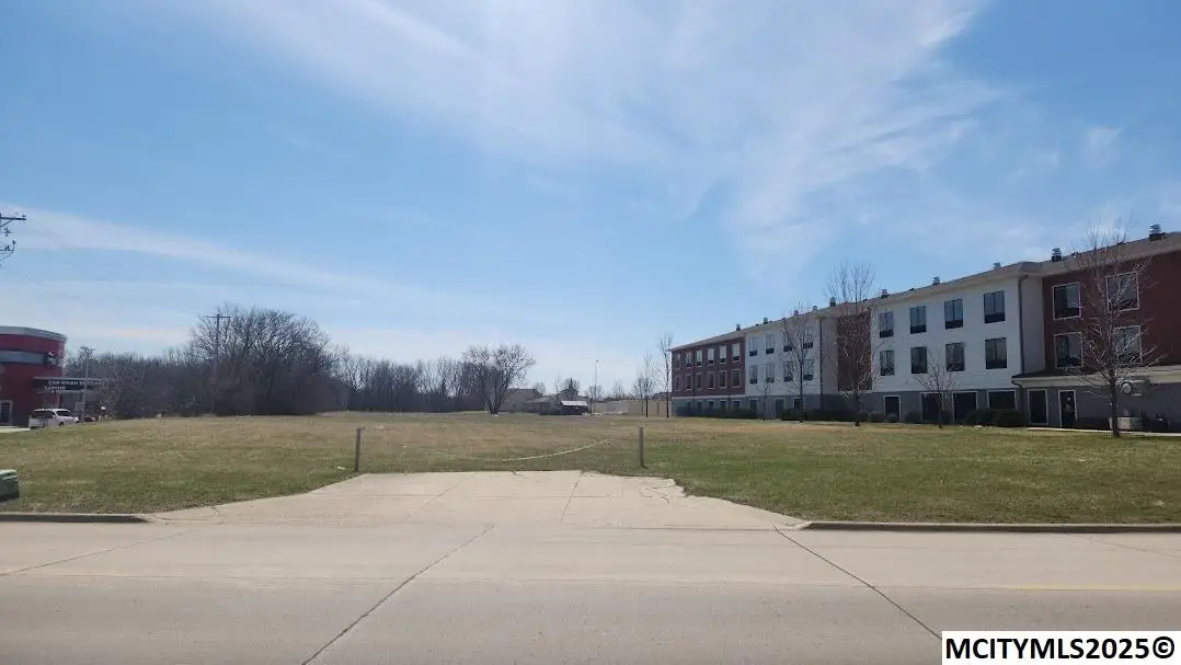 3041 4th SW, Mason City, IA 50401 - #1