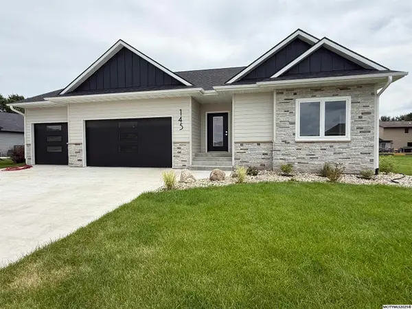 145 Boulder, MASON CITY, IA 50401