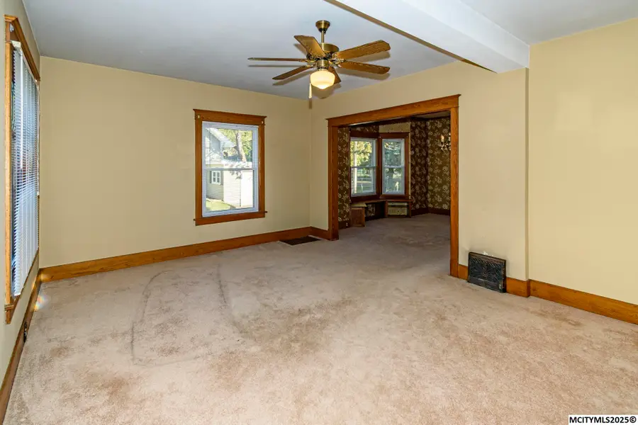 221 9th NW, Mason City, IA 50401 - #3