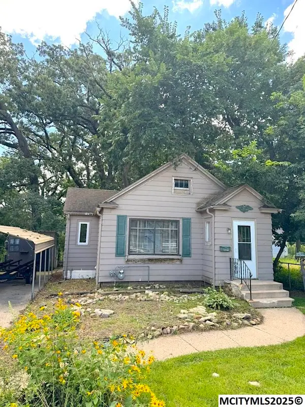 415 N Shore Dr, CLEAR LAKE, IA 50428