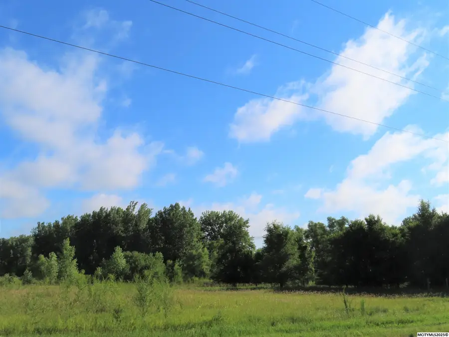 2048 12th NE, Mason City, IA 50401 - #2
