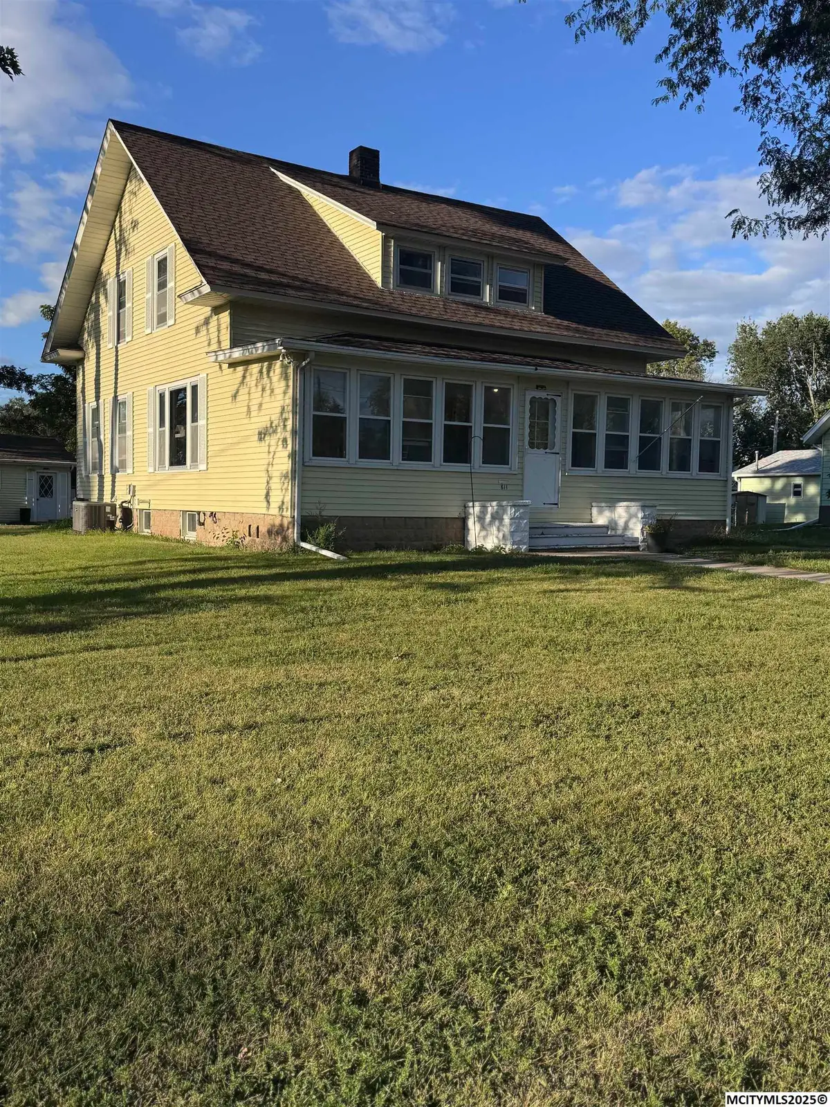 811 4th Ave N, Humboldt, IA 50548 - #1