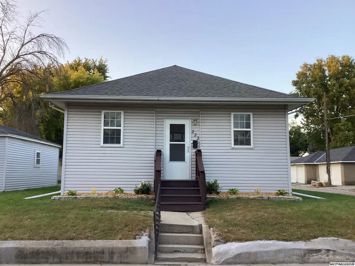 222 9th NW, Mason City, IA 50401 - #1