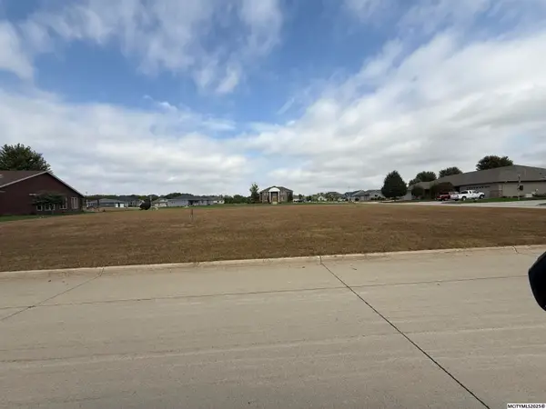 Lot 9 Asbury 8th, MASON CITY, IA 50401