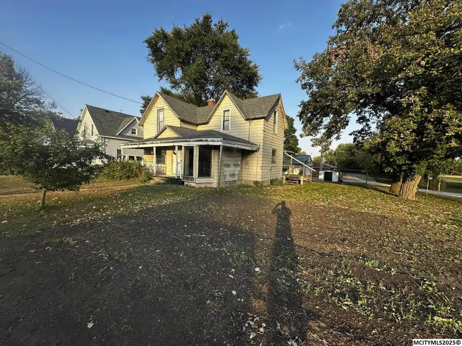 605 Grove St, Plymouth, IA 50464 - Image #2