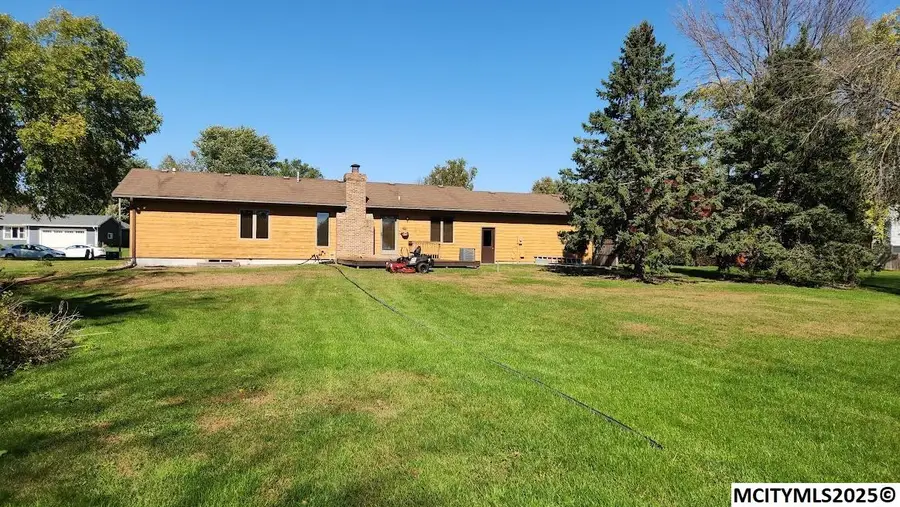 61 N Yorktown Pike, Mason City, IA 50401 - #2