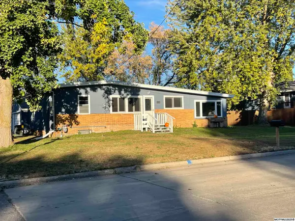 1424 S Hampshire, MASON CITY, IA 50401