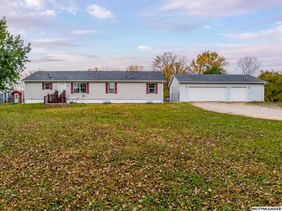 815 N 40th St, Clear Lake, IA 50428 - #2