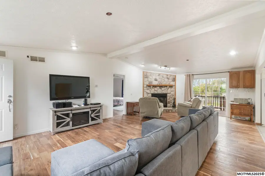 815 N 40th St, Clear Lake, IA 50428 - #3