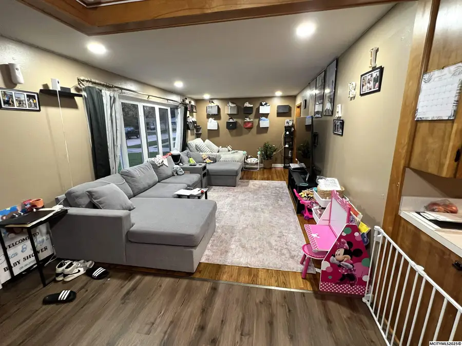 309 Danbury Dr, Charles City, IA 50616 - #3