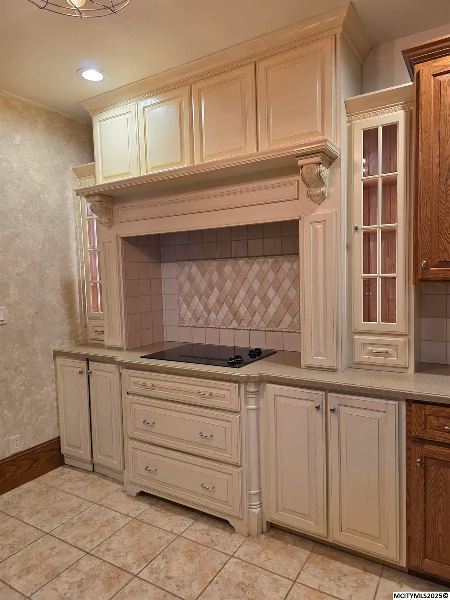 1323 S Pennsylvania, Mason City, IA 50401 - #2