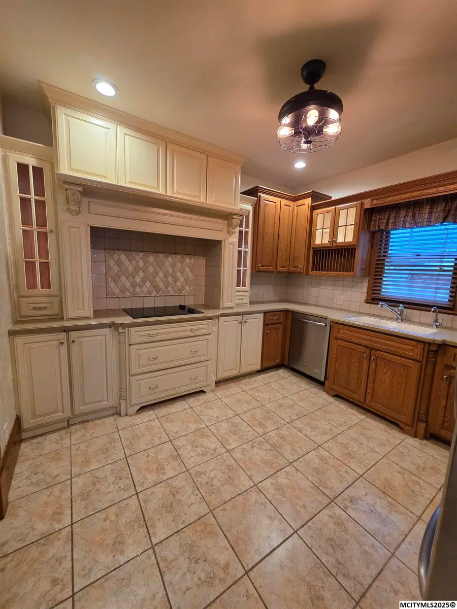 1323 S Pennsylvania, Mason City, IA 50401 - #3