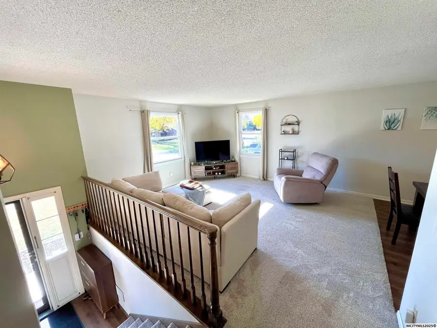 18 N Willowgreen Ct, Mason City, IA 50401 - #3