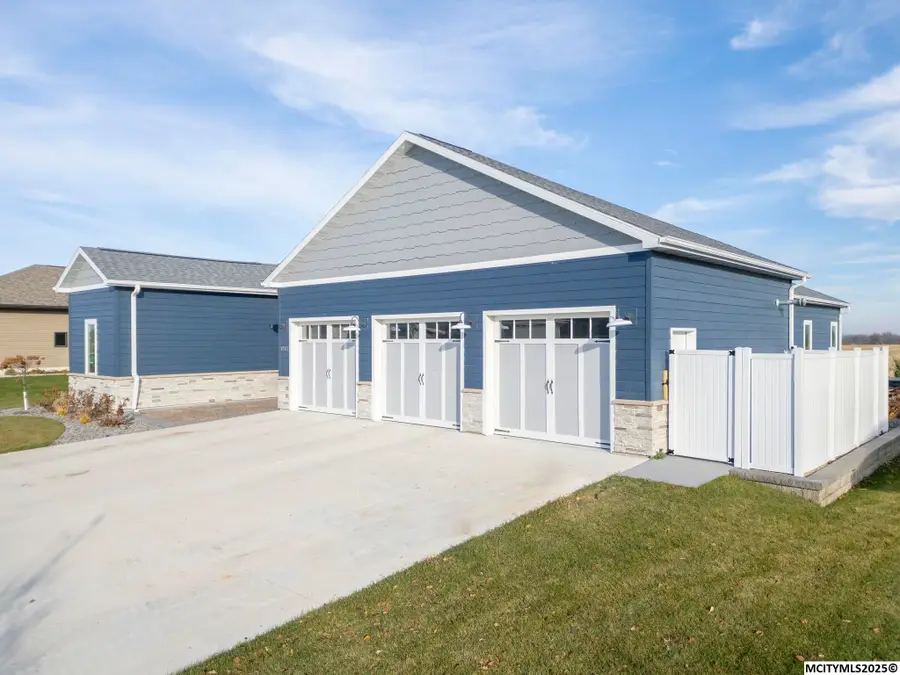 1757 S Illinois, Mason City, IA 50401 - #3