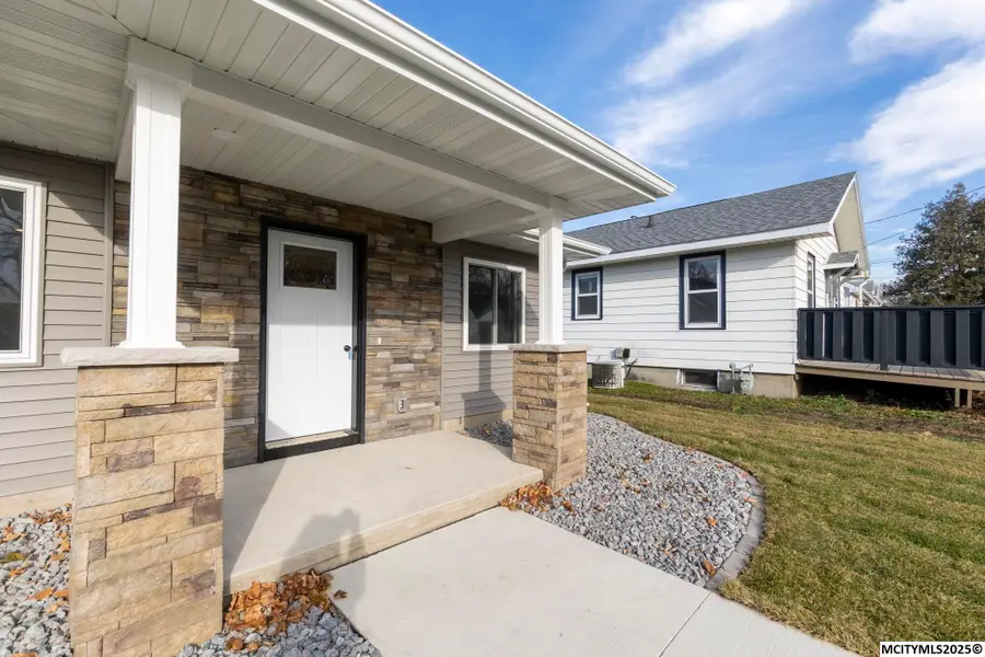 138 25th SW, Mason City, IA 50401 - #3