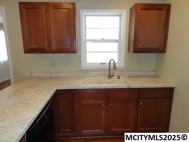 111 Country Circle, Mason City, IA 50401 - #2