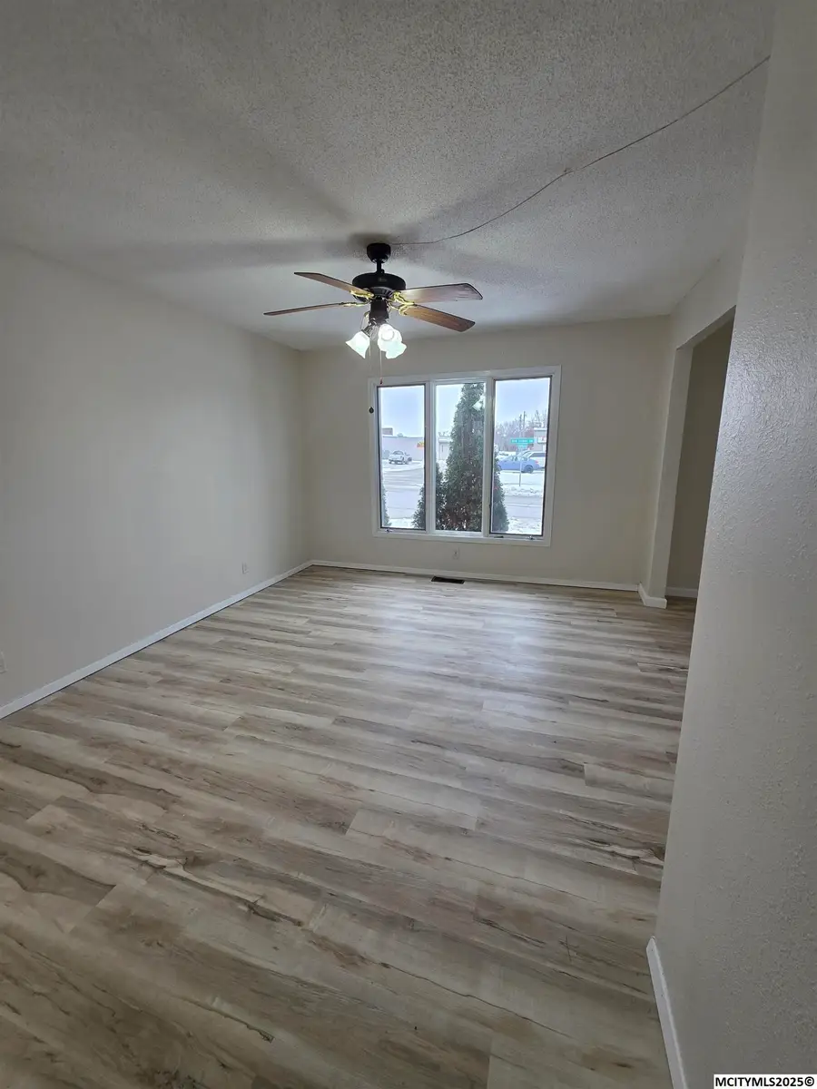 221 6th SW, Mason City, IA 50401 - #2