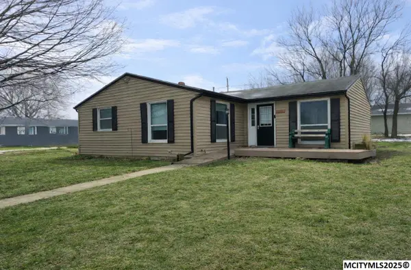 1055 Crestmore Way, MASON CITY, IA 50401