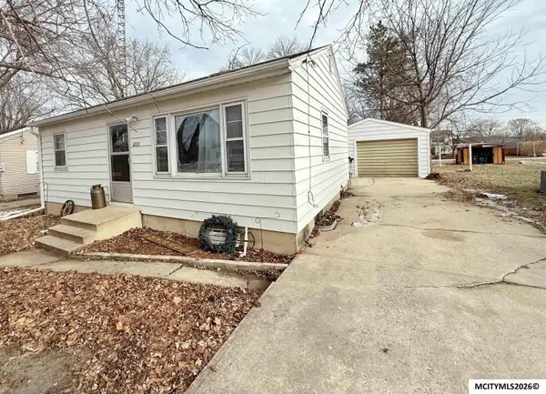 1203 S Vermont Ave, MASON CITY, IA 50401