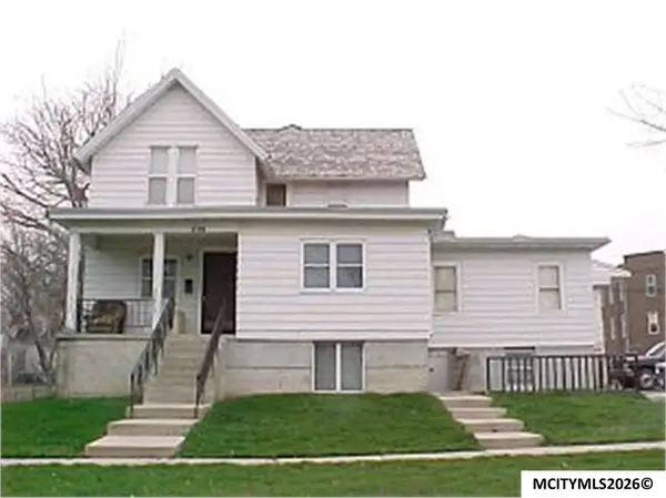 220 3rd NW, MASON CITY, IA 50401