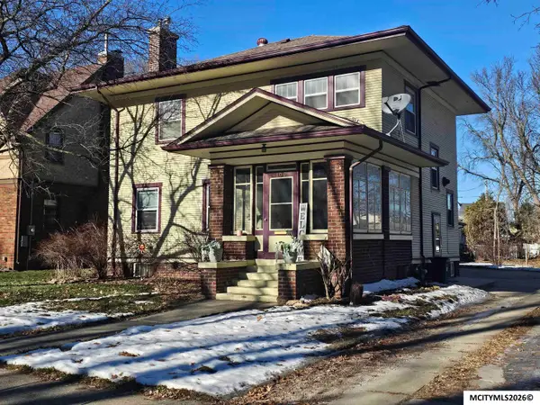 106 10th NW, MASON CITY, IA 50401