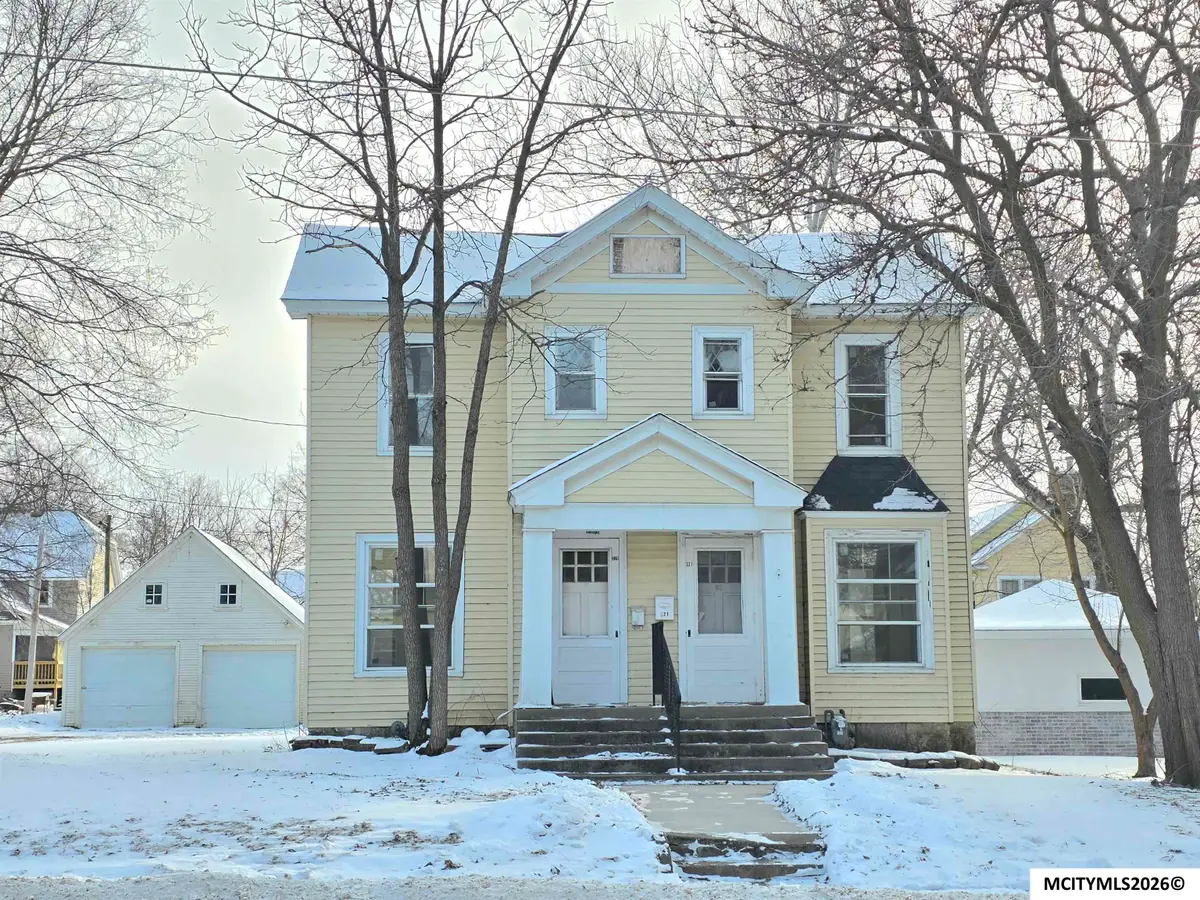 319-321 1st NW, Mason City, IA 50401 - #1