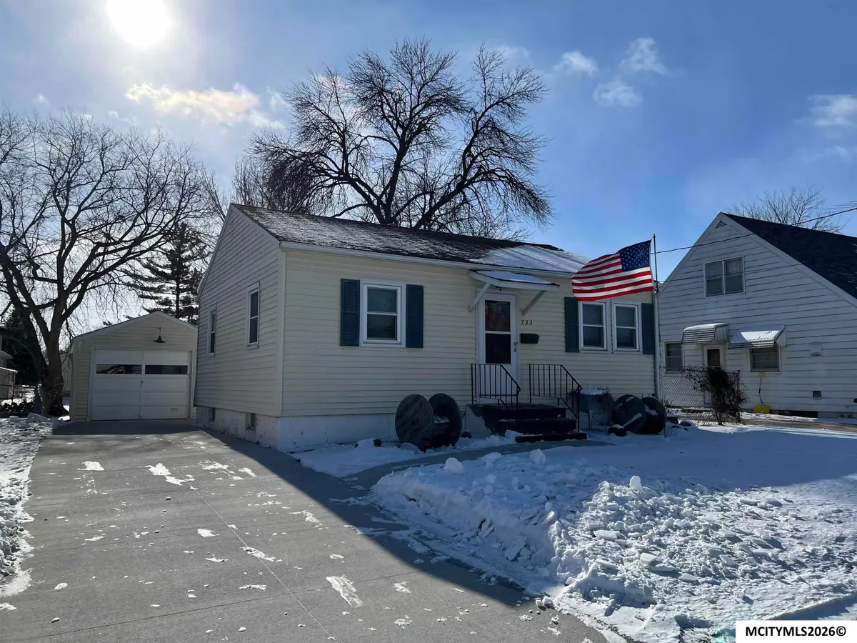 733 3rd SW, Mason City, IA 50401 - #1
