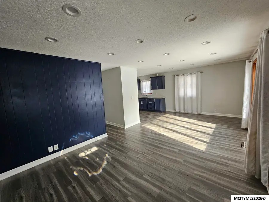 694 15th SE, Mason City, IA 50401 - #3