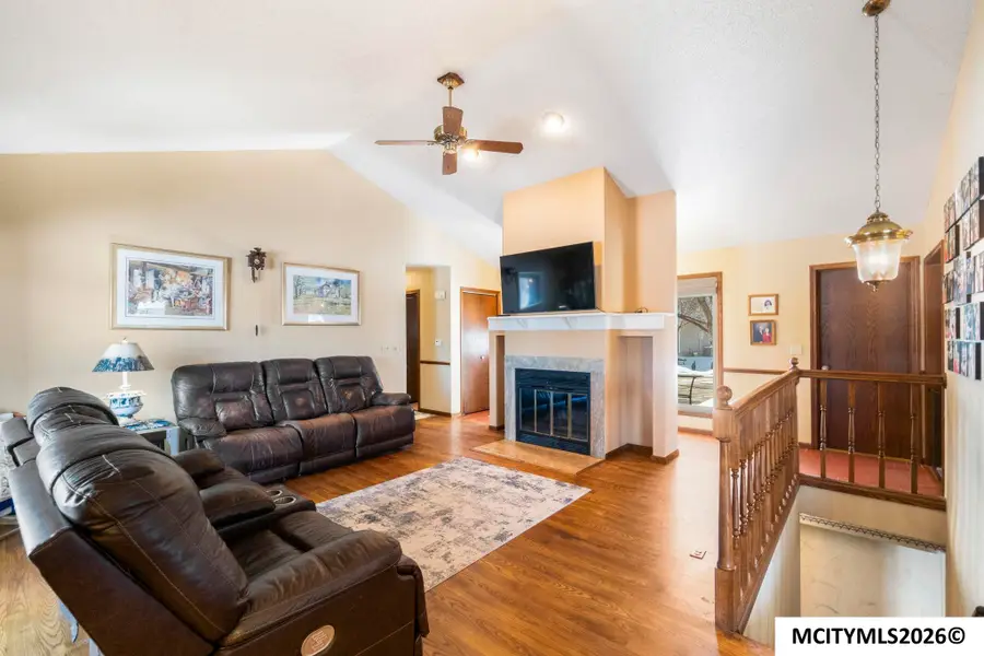 11 Knollwood Ct, Mason City, IA 50401 - #2