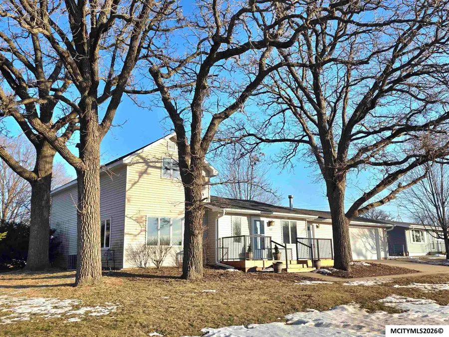 209 7th St NW, Rockford, IA 50468 - #3