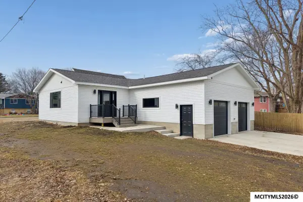 714 3rd St NW, NORA SPRINGS, IA 50458