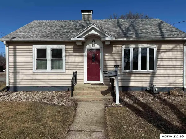 1216 2nd SW, MASON CITY, IA 50401