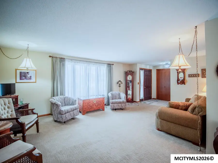 1925 S Carolina Terrace, Mason City, IA 50401 - #3