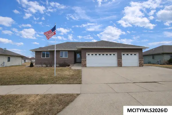 1228 Moonstone Ct, MASON CITY, IA 50401