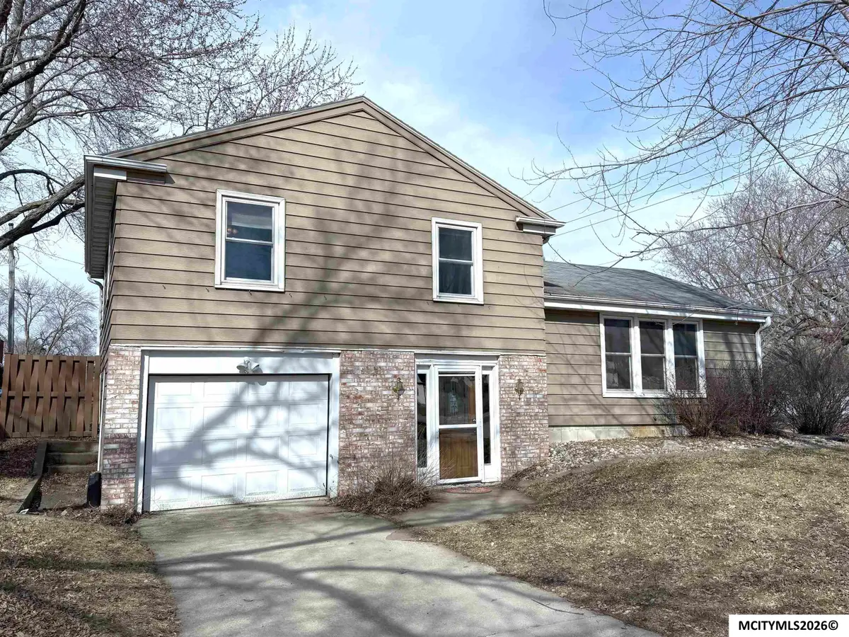 1304 2nd NW, Mason City, IA 50401 - #1