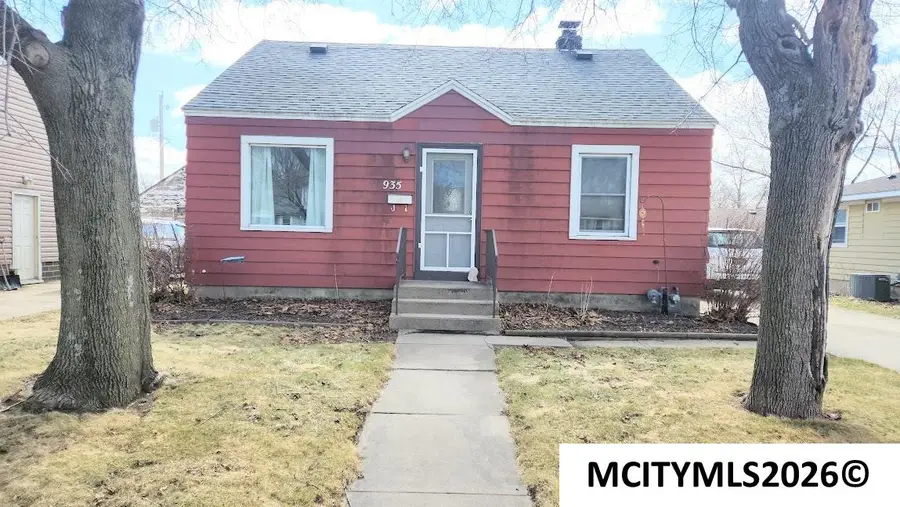 935 11th NE, Mason City, IA 50401 - #2