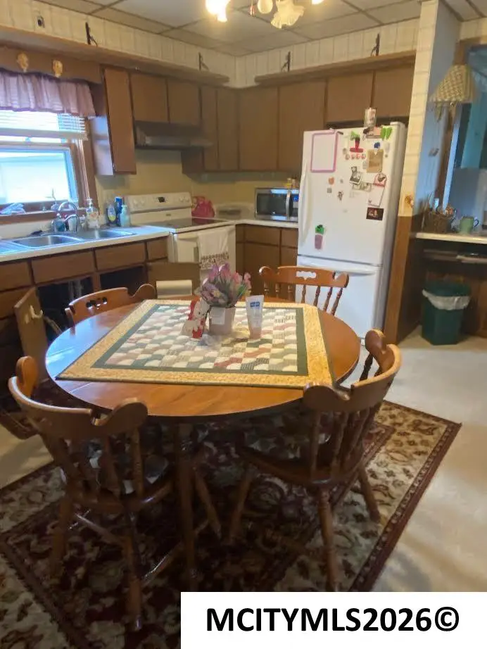 102 4th St NW, Nora Springs, IA 50458 - #2