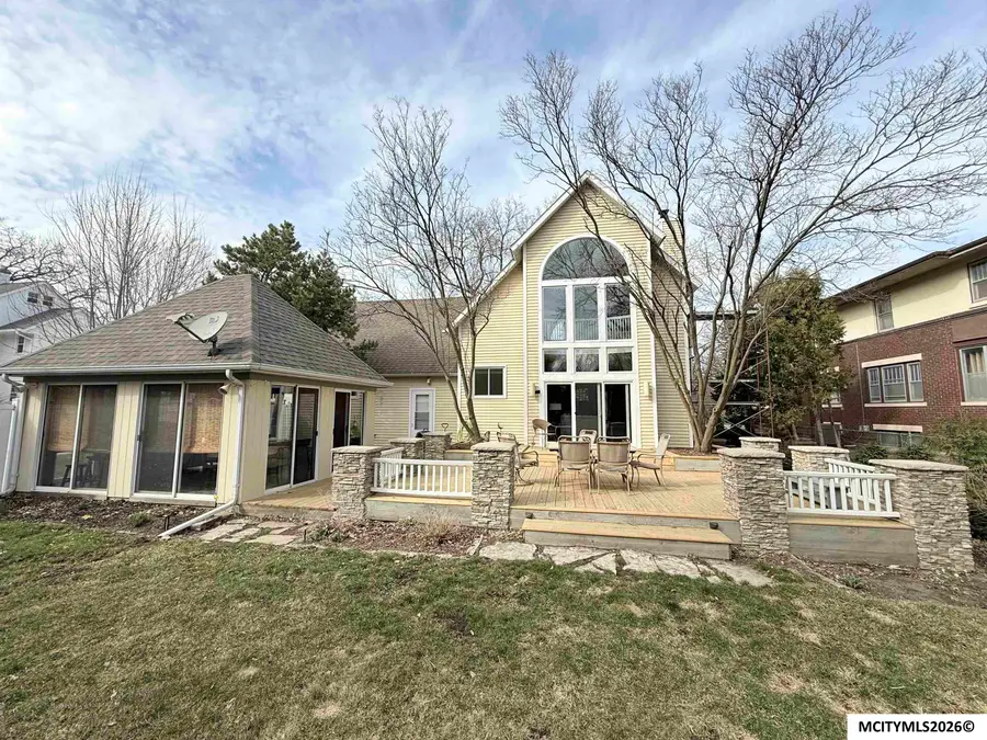 683 E State, Mason City, IA 50401 - #2