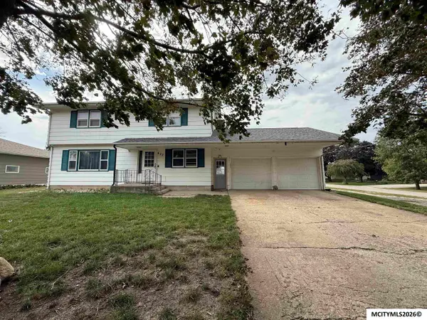 627 1st St N, ROCKWELL, IA 50469