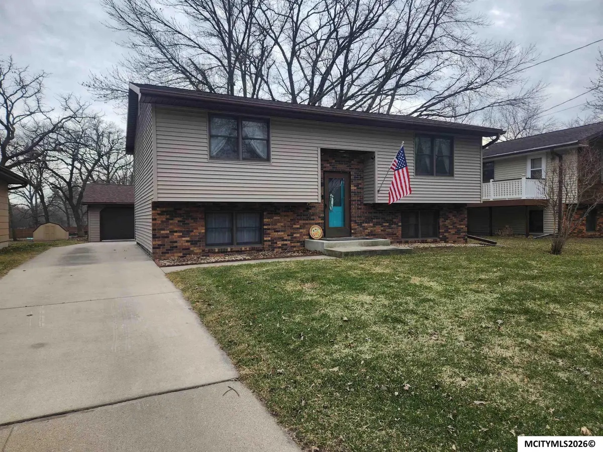 1121 15th NE, Mason City, IA 50401 - #1