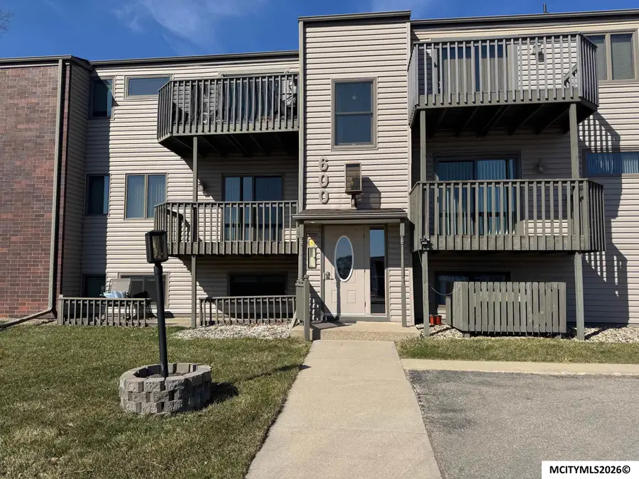 600 Briarstone Dr #A2, Mason City, IA 50401 - #2