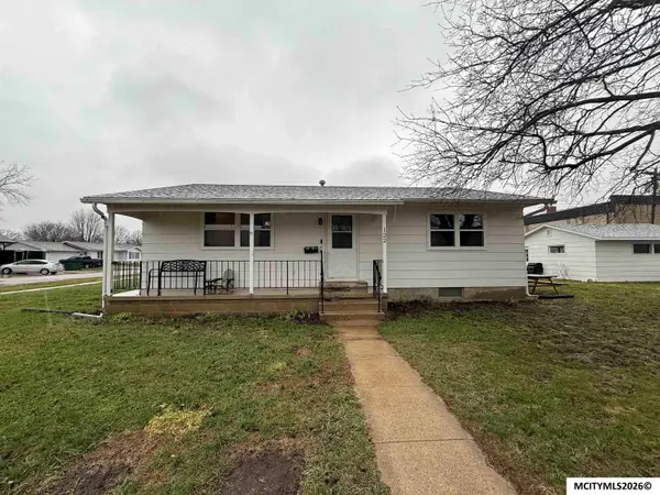 122 S 3rd St, SHEFFIELD, IA 50475